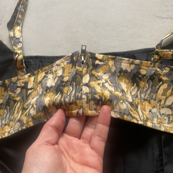 NWT beautiful corset LIONESS - Picture 4 of 7